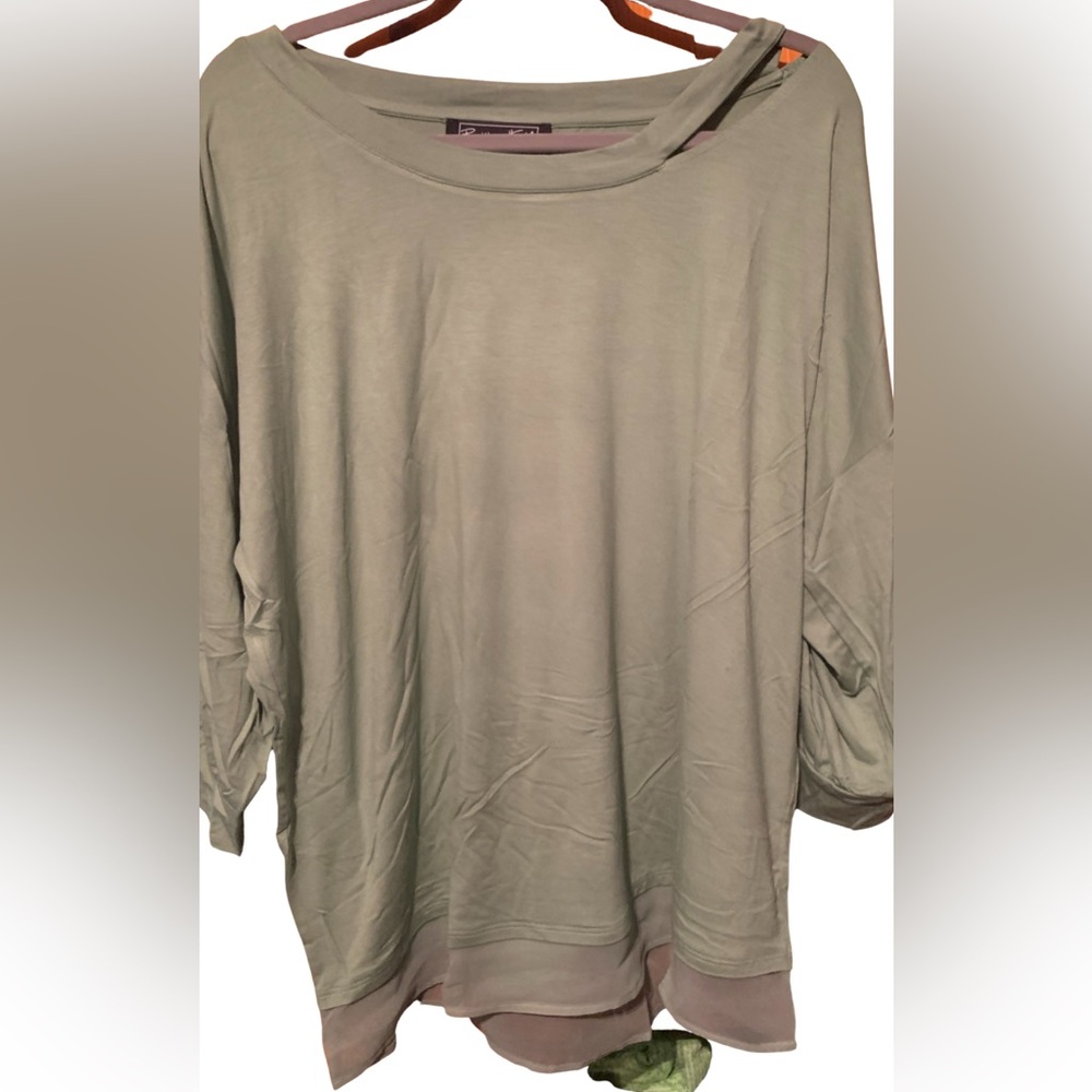 NWOT Brittany humble top